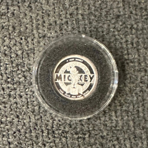 Disneys 60th Anniversary .999 Pure Solid silver, Mickey Mouse’s Coin - Picture 1 of 2